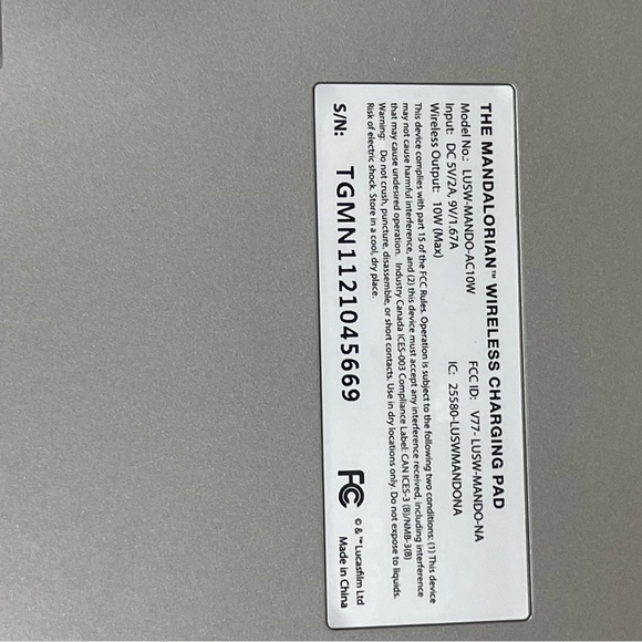 Star Wars The Mandalorian Light Up Wireless Charging Pad - Picture 3 of 8